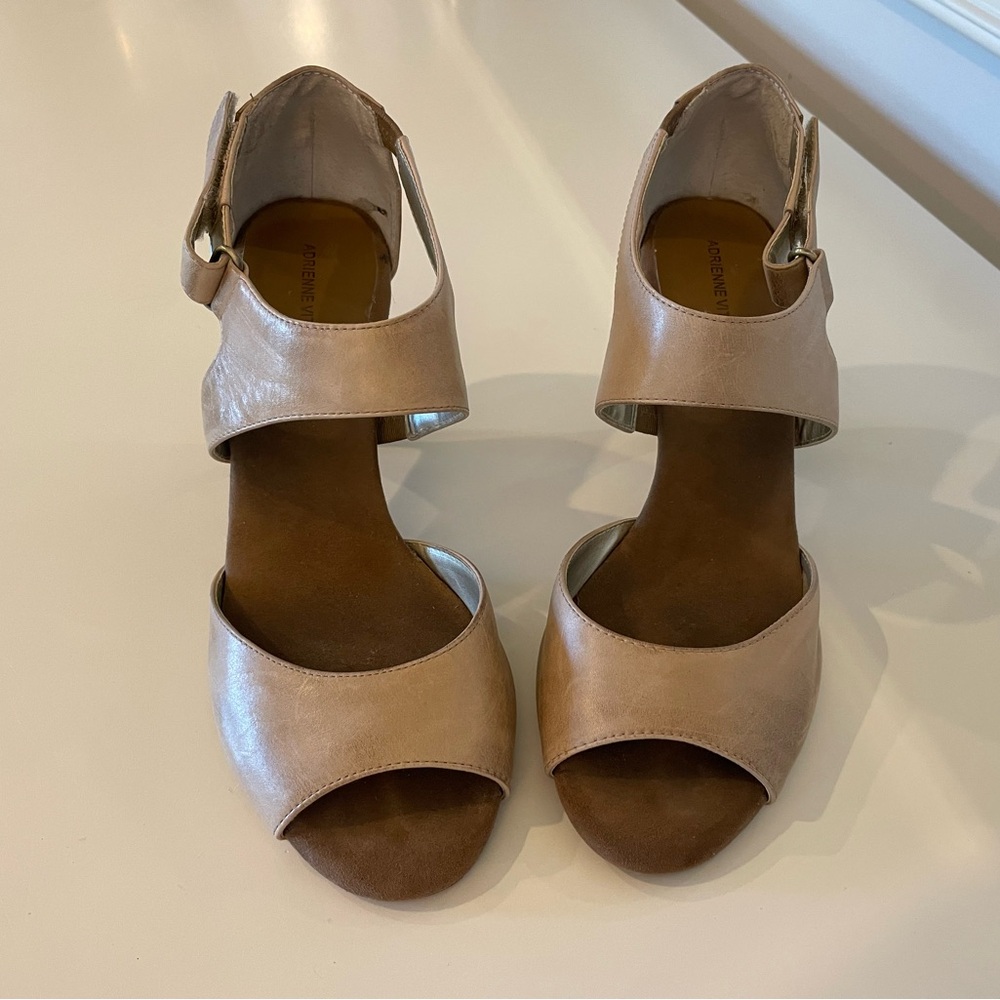Adrienne Vittadini strappy tan leather wood high heels 9-1/2